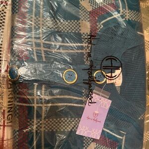 Hot In Hollywood
Women's 2X/3X Button...